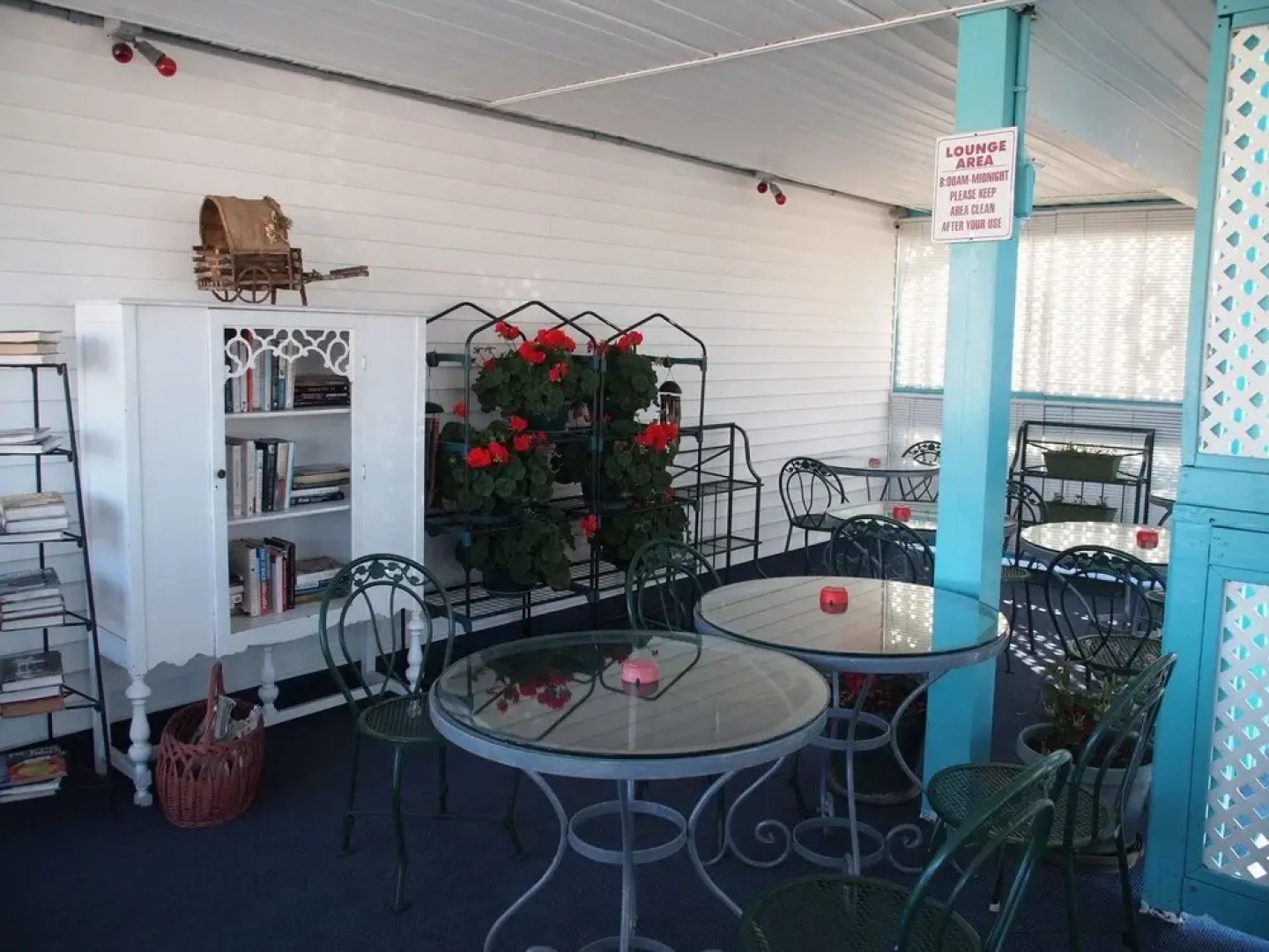 Suitcase Motel & Travel