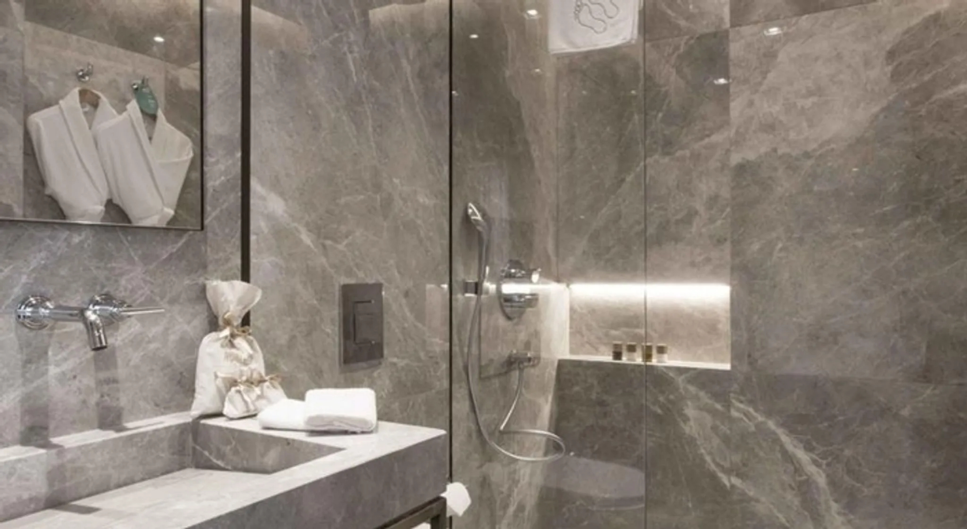 Noble22 Suites