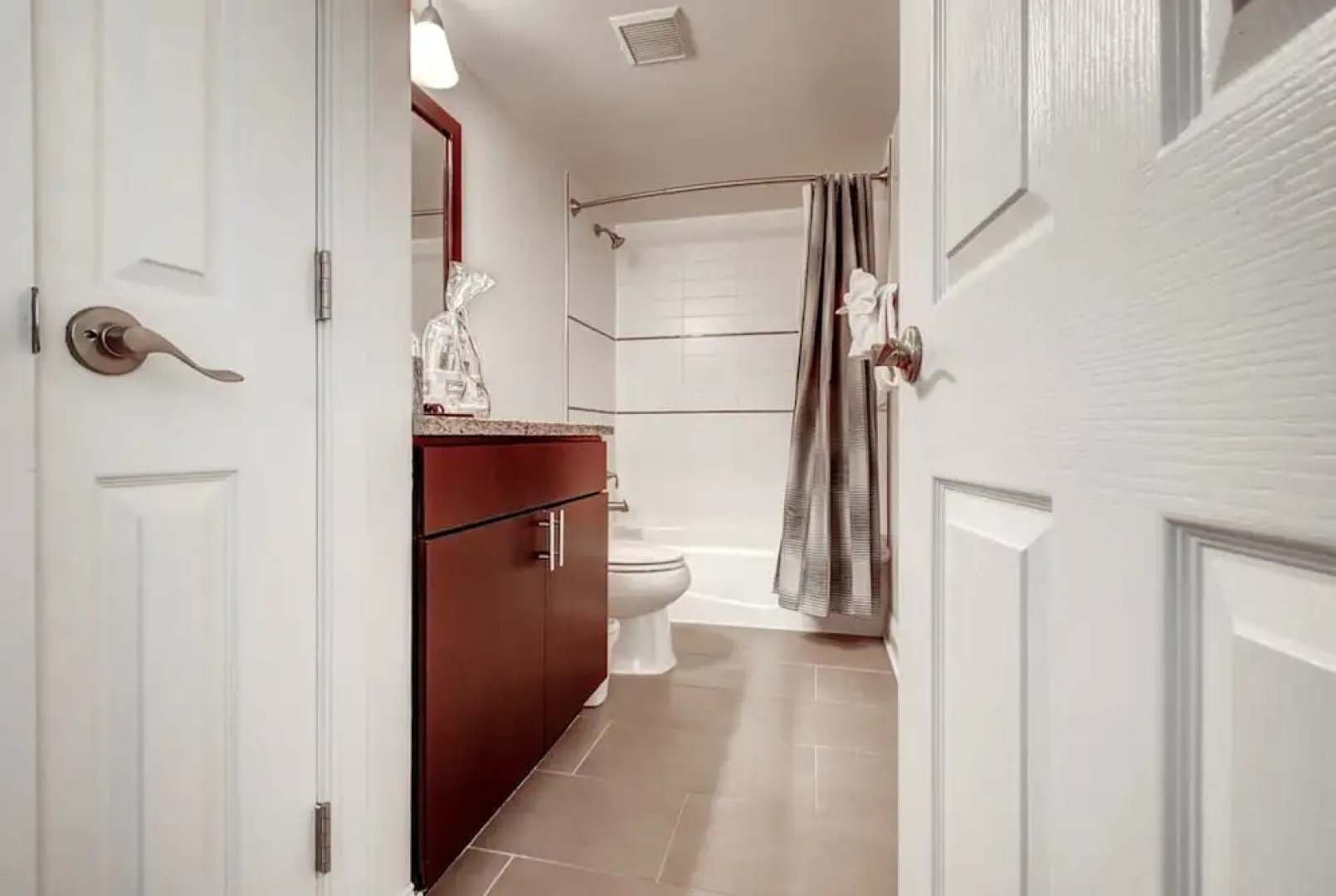 Global Luxury Suites at Harbor East