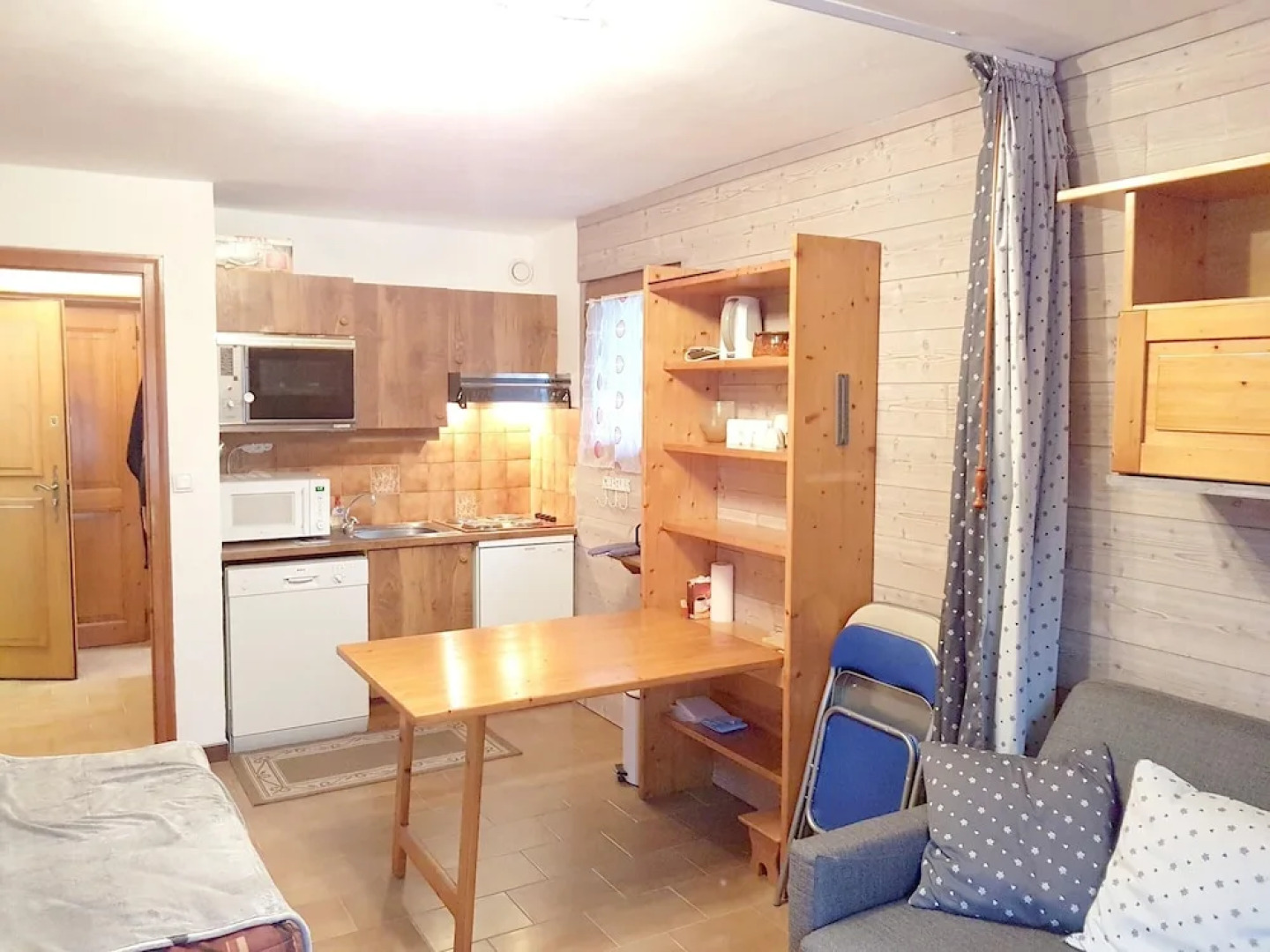 Studio in Demi-quartier, With Wonderful Mountain View - 600 m From the