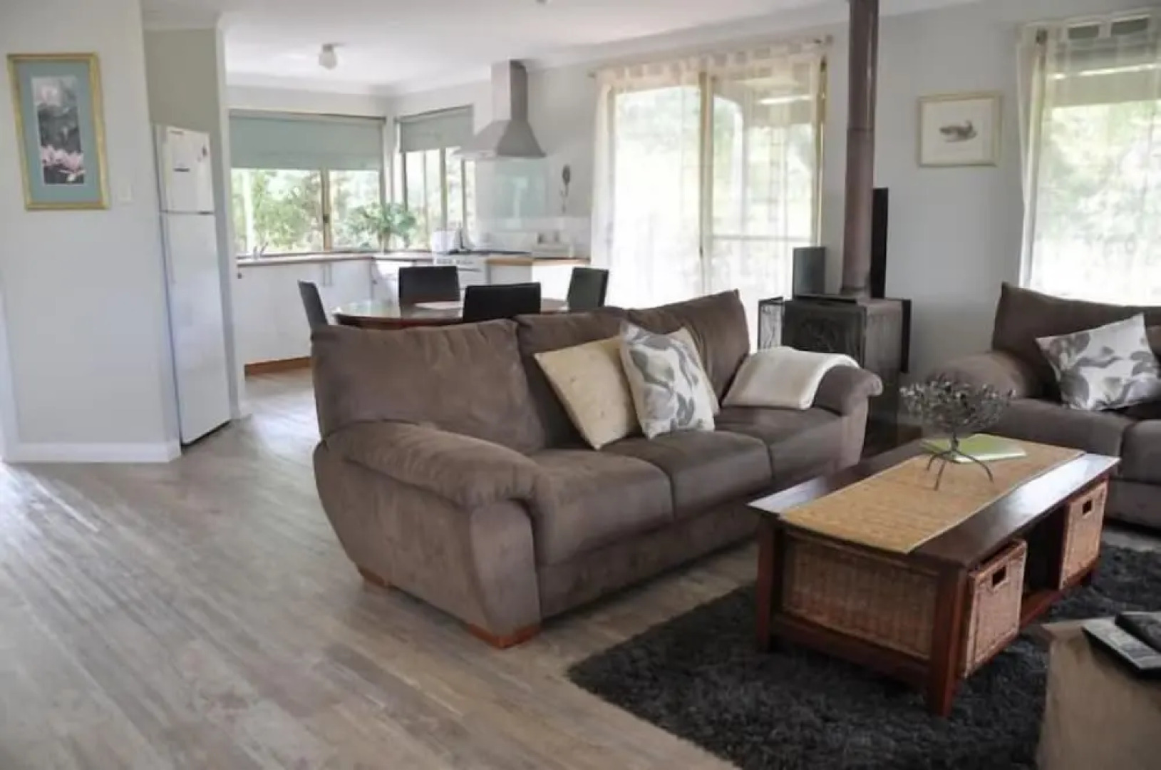 Bettenay Loft Spa Apartment & Lakeview Chalets