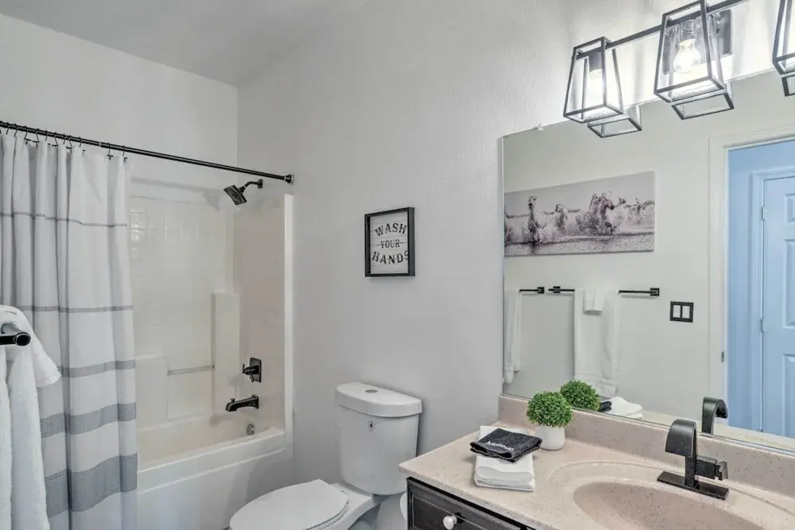 Alluring Home w/ Fire Pit < 1/2 Mi to Oit!