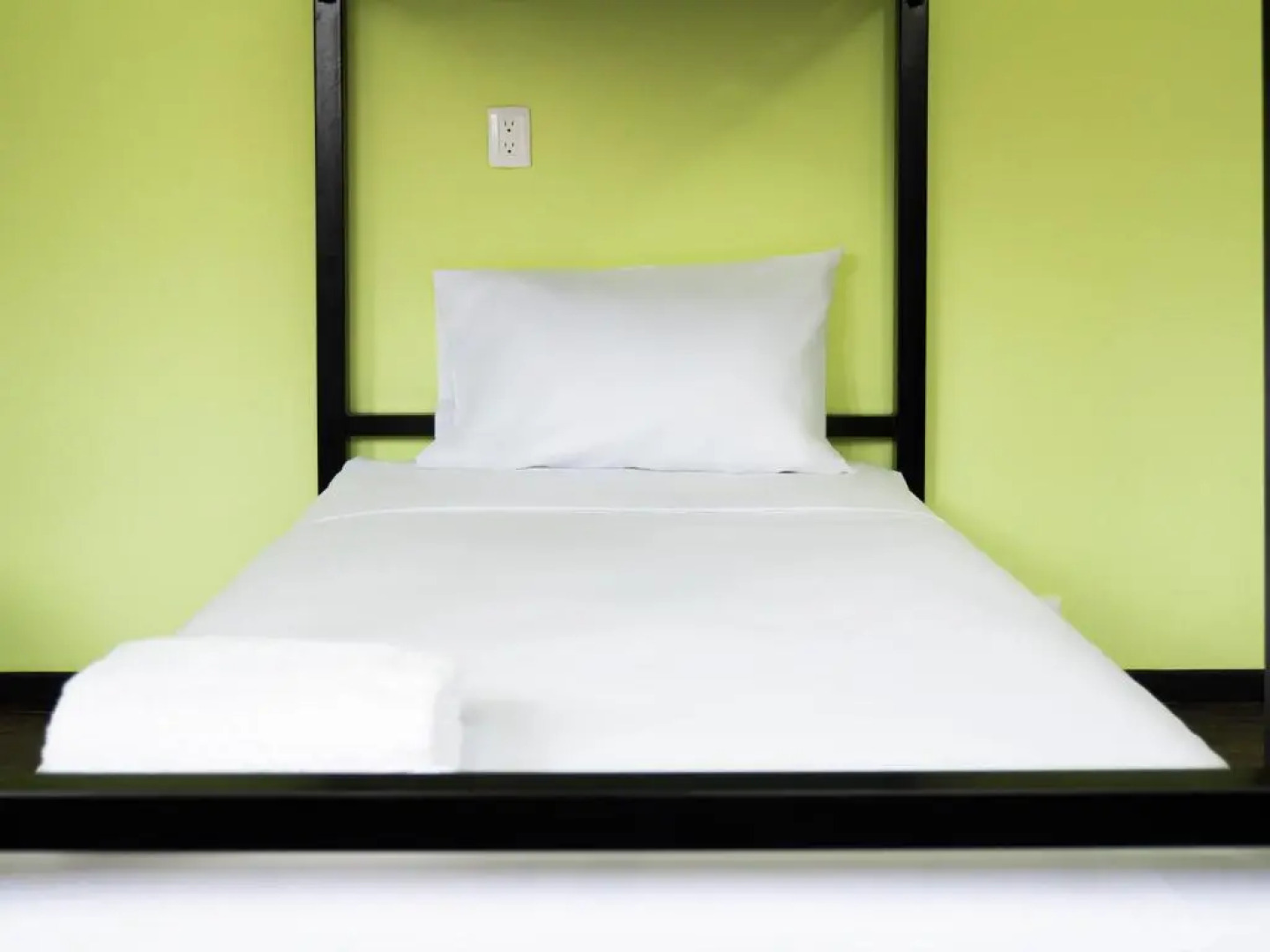 Colorbox beds and rooms by Milenium