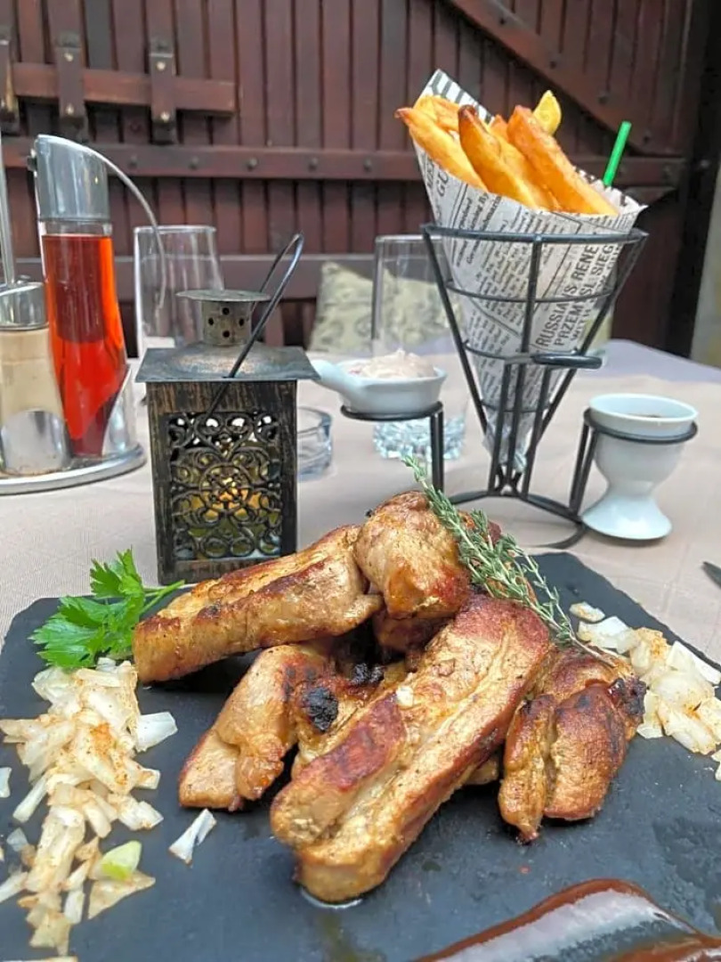 Family Hotel Varosha 2003