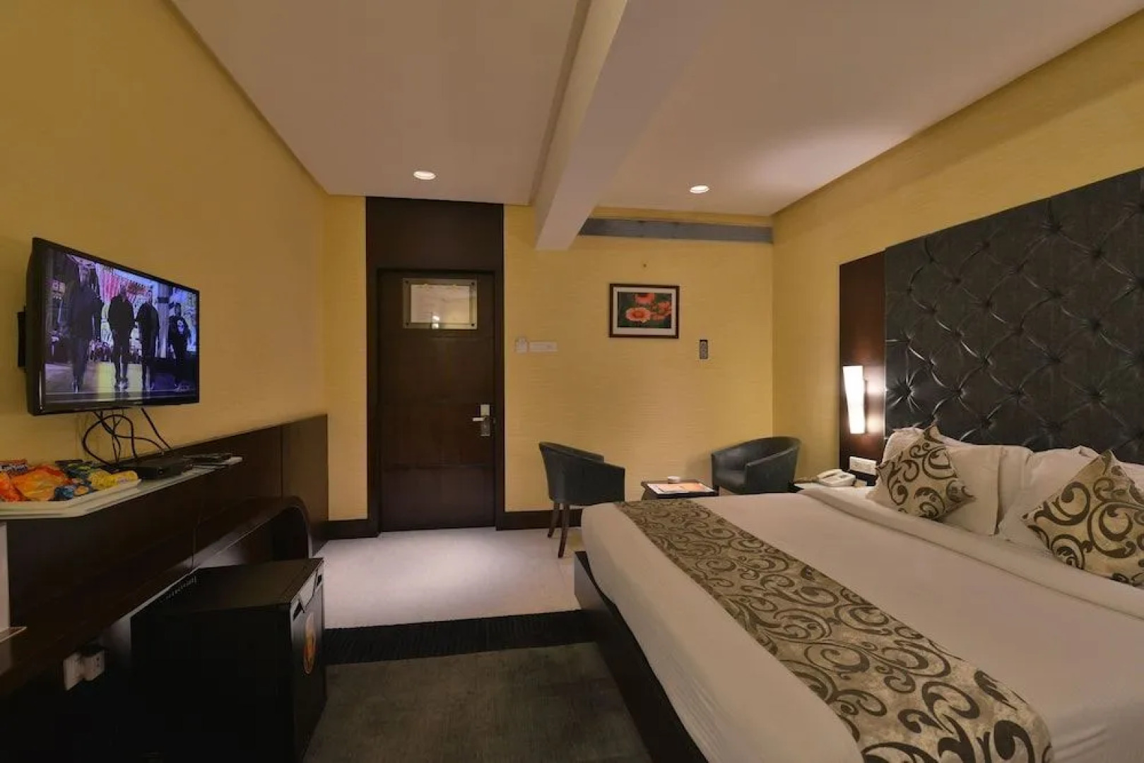 Hotel The Golden Oak Central by Citrus Prime