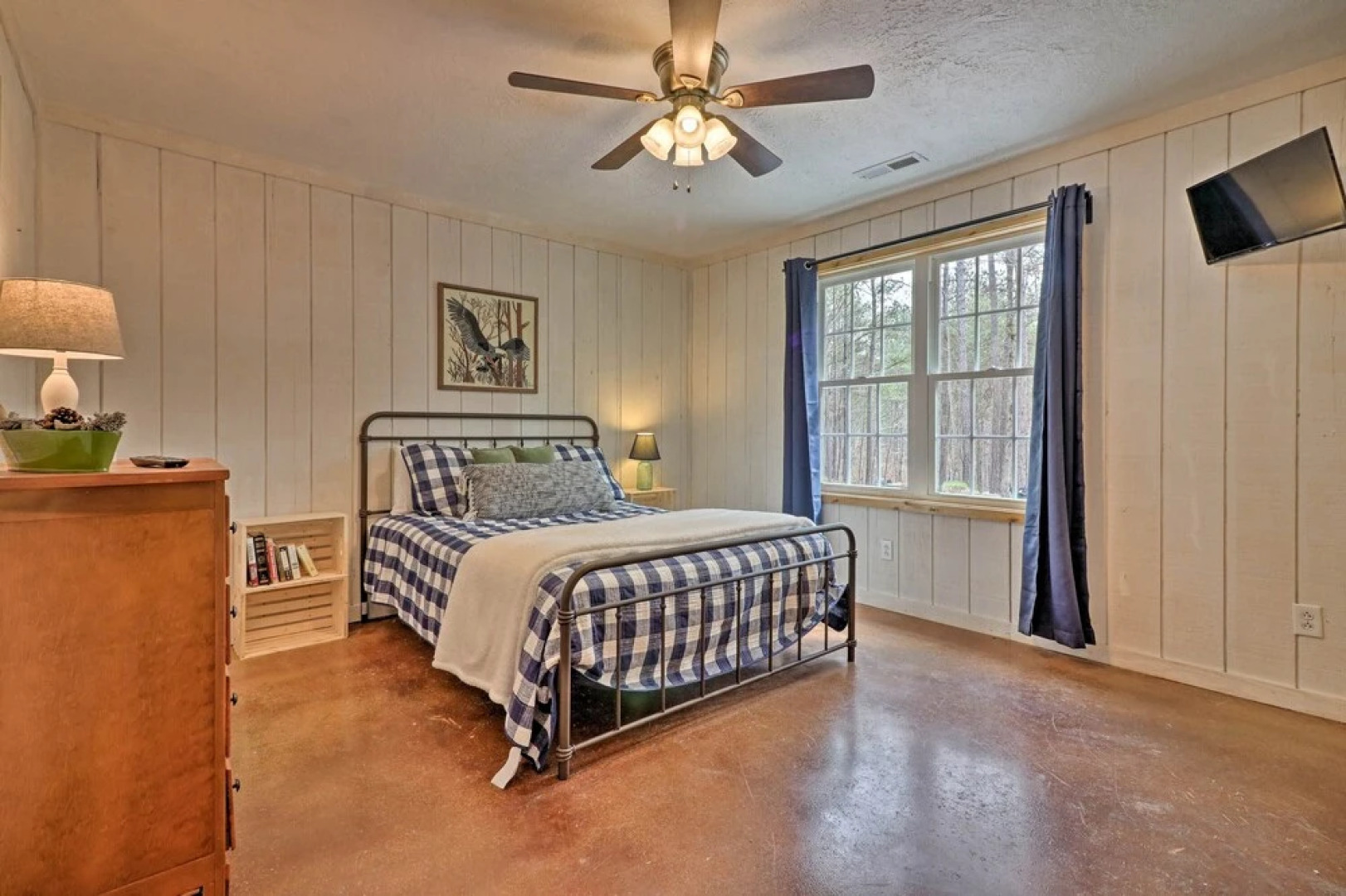 Peaceful Family Cabin on 10 Acres w/ Game Room!