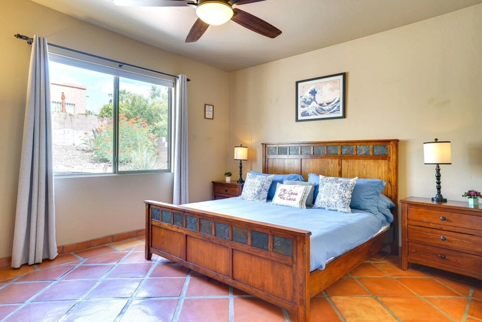 Luxury Tucson Retreat: Patio, Hot Tub & Fireplace