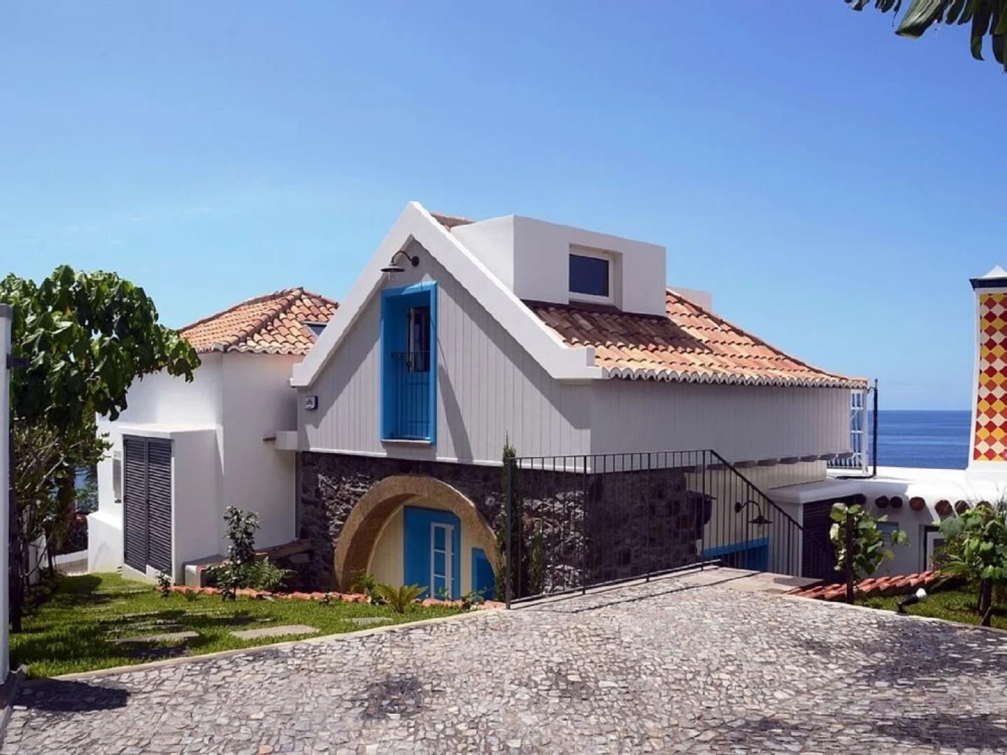 Casa das Bandeiras by ETC Madeira