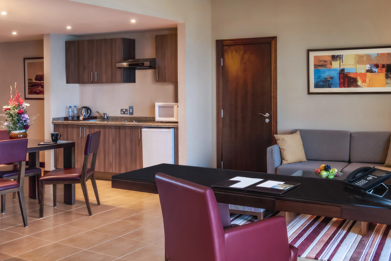 Отель Khalidiya Palace Rayhaan by Rotana 