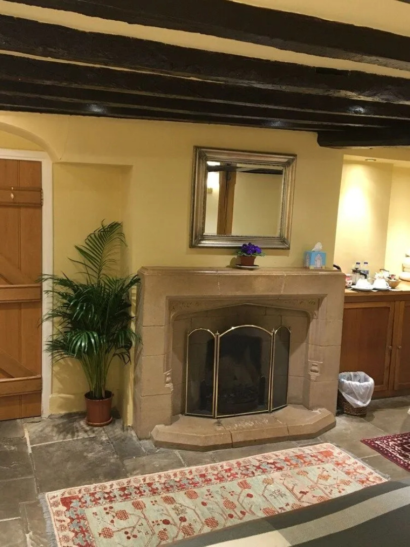 Heathrow Cottages B&B