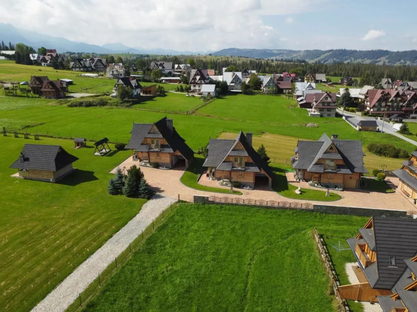 Folk Resort Domki i Apartamenty