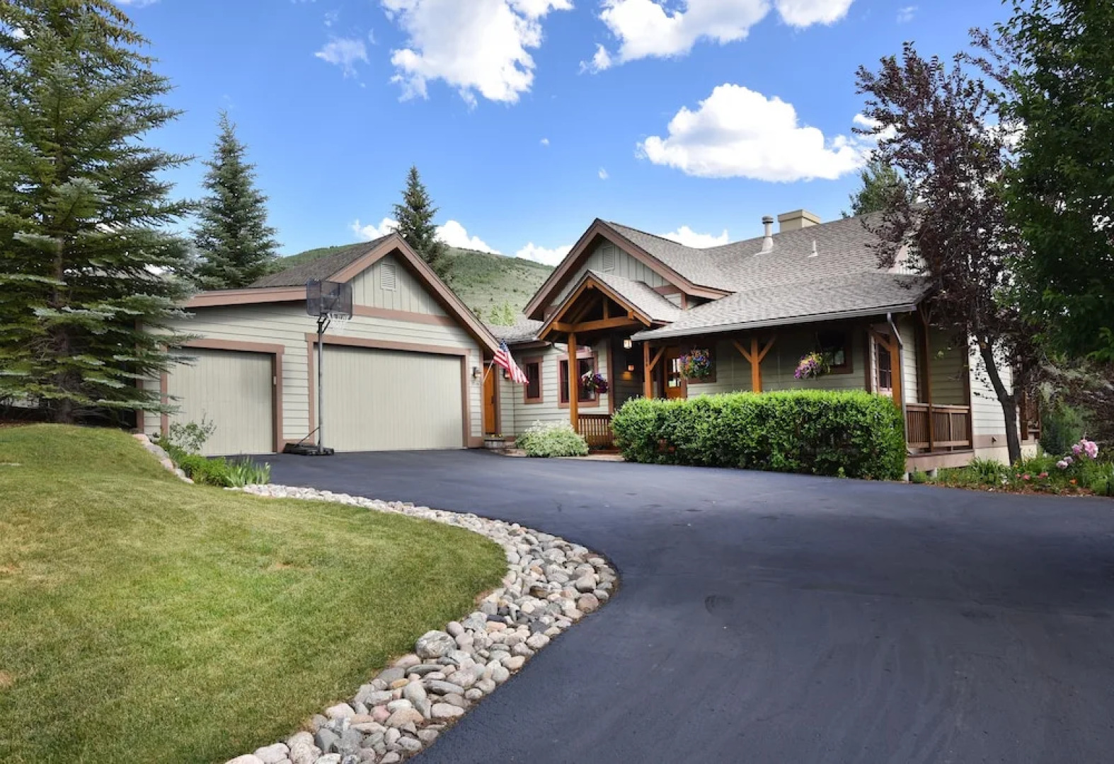 1054 Gold Dust Dr Edwards Home by RedAwning