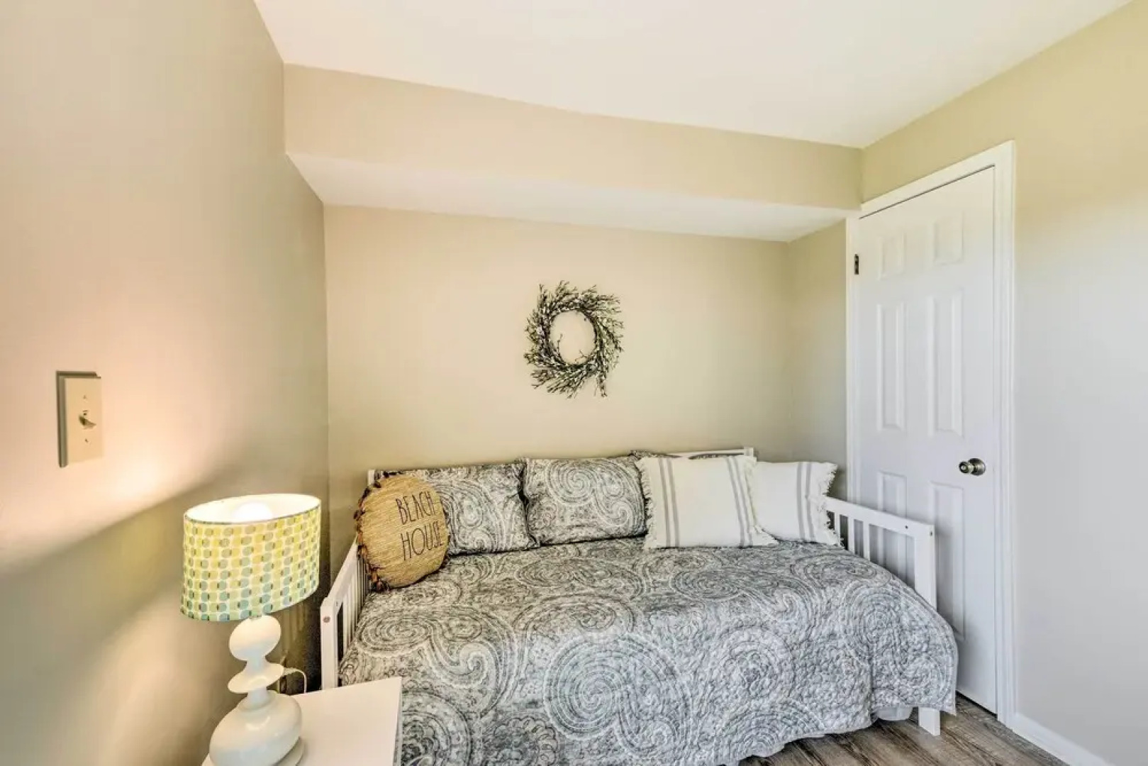 Brigantine Condo w/ Beach Access & Pool Views