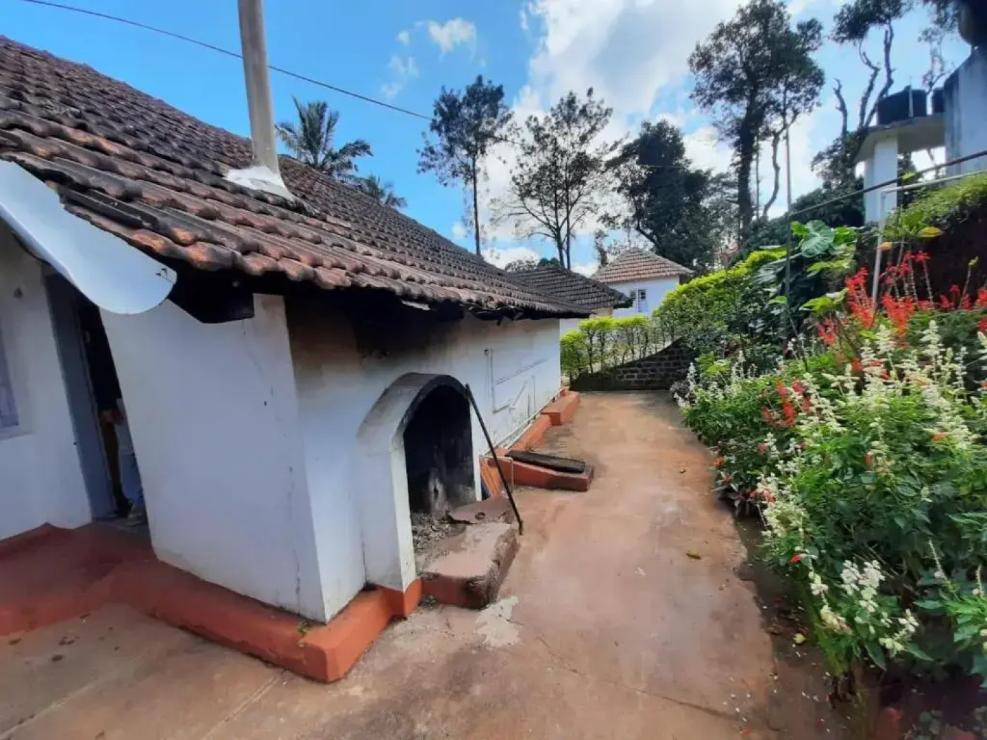 Sardar Bahadur's Heritage Bungalow Estate Stay