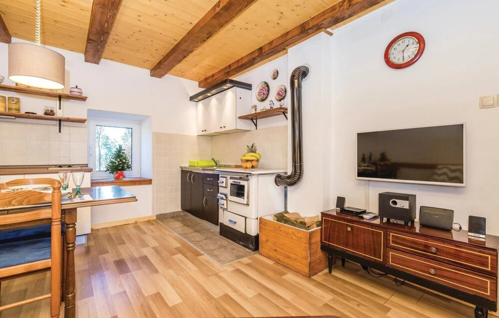 Stunning Home in Fuzine With Wifi and 2 Bedrooms