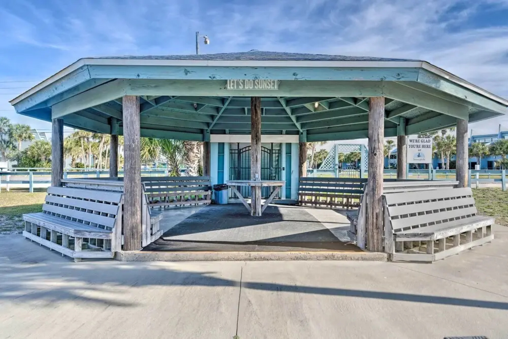 PCB Escape w/ Pool & Beach Access, Beach Chairs!