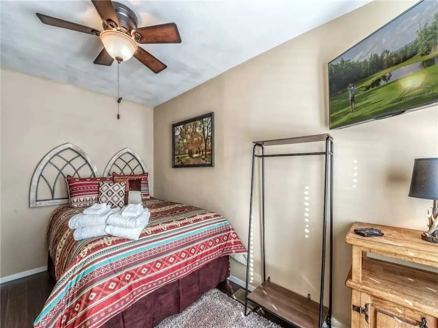 Naylor Mountain Retreat - Three Bedroom Cabin with Hot Tub