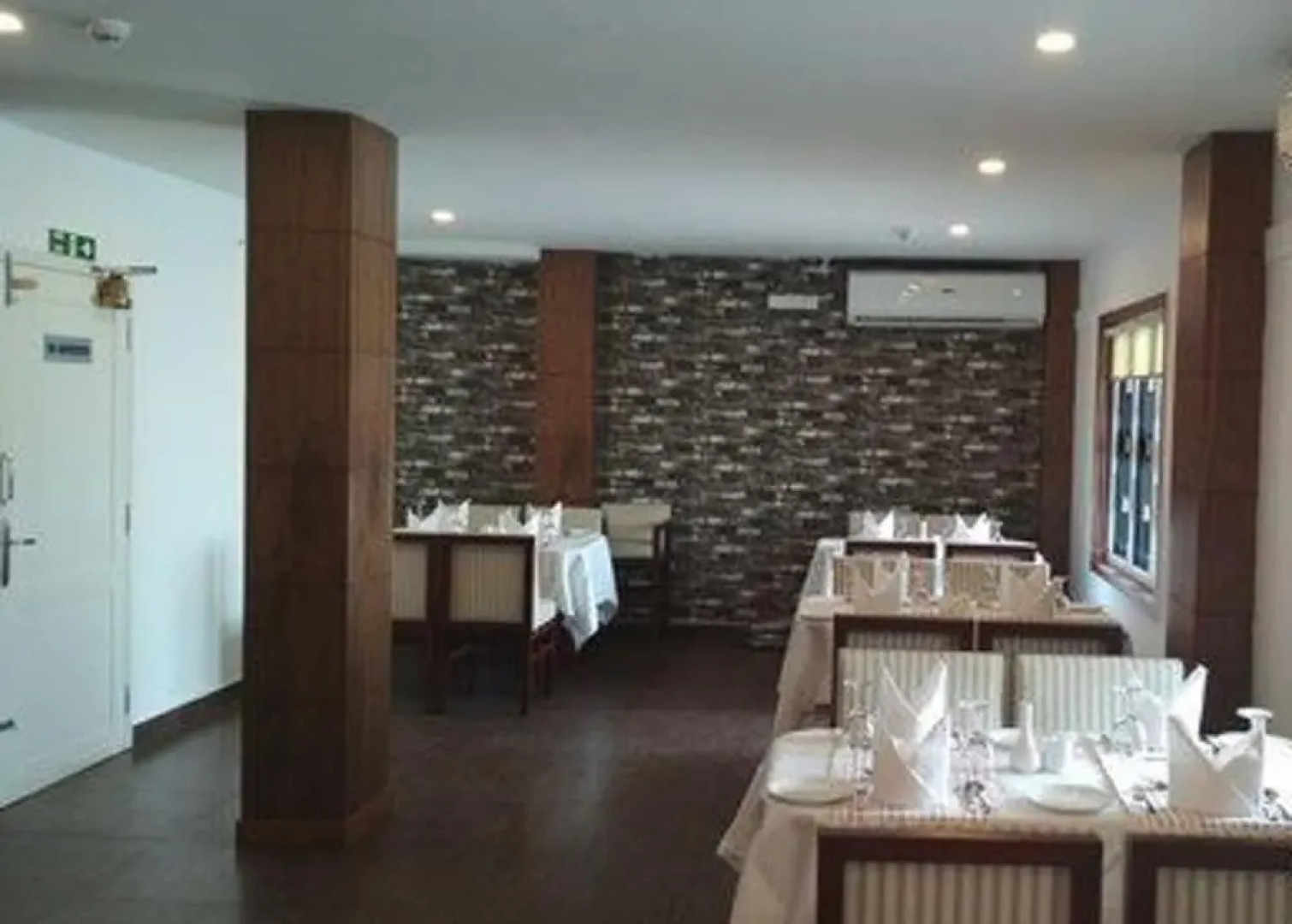 OYO 5077 Queens Hotel