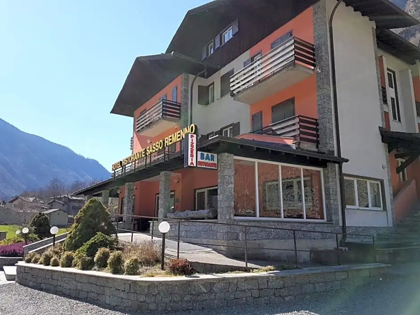 Hotel Ristorante Sasso Remenno
