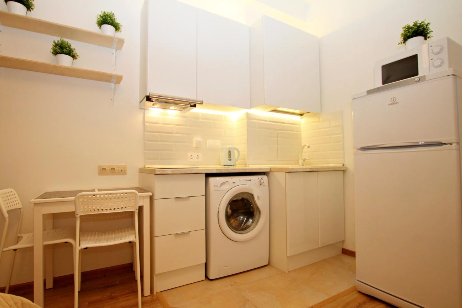 Tverskaya Street (Тверская Стрит) на улице Нижняя 5