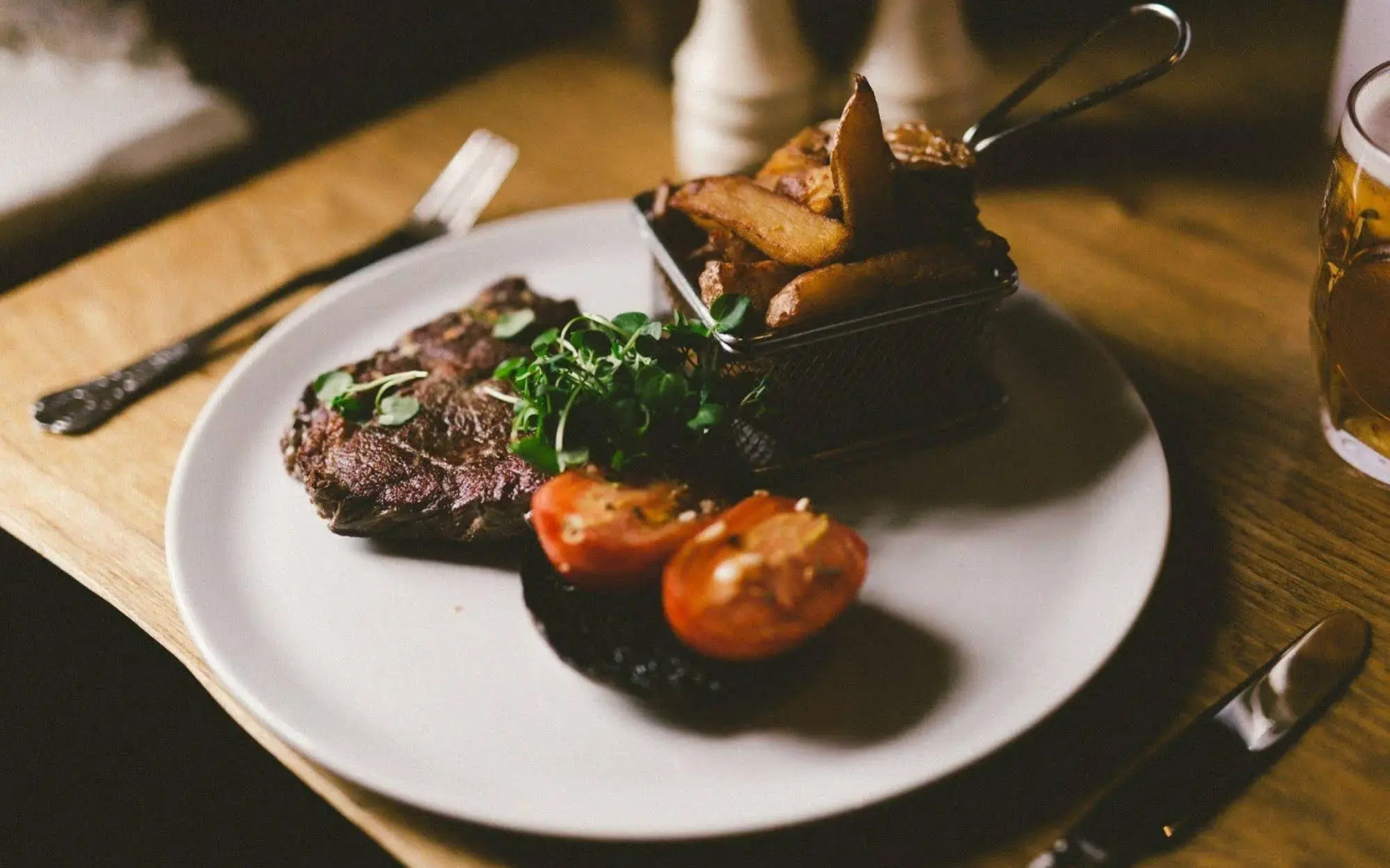 Le Petit Chateau & William de Percy