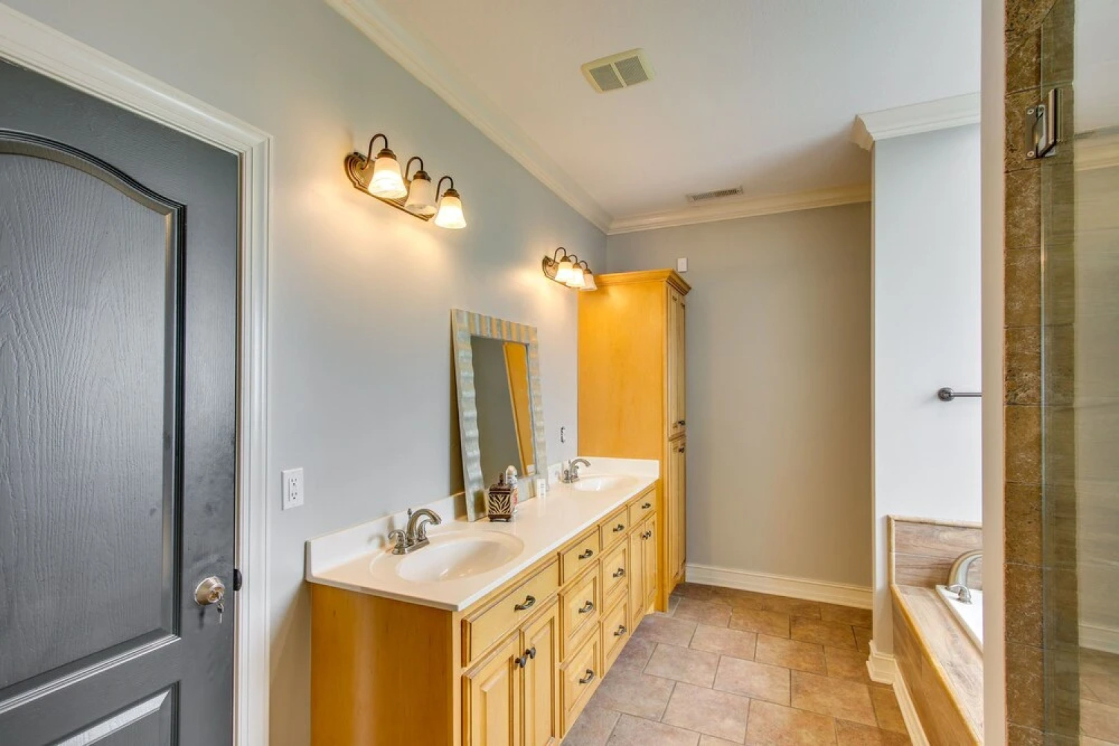 Muscle Shoals Home < 3 Mi to Recording Studios!