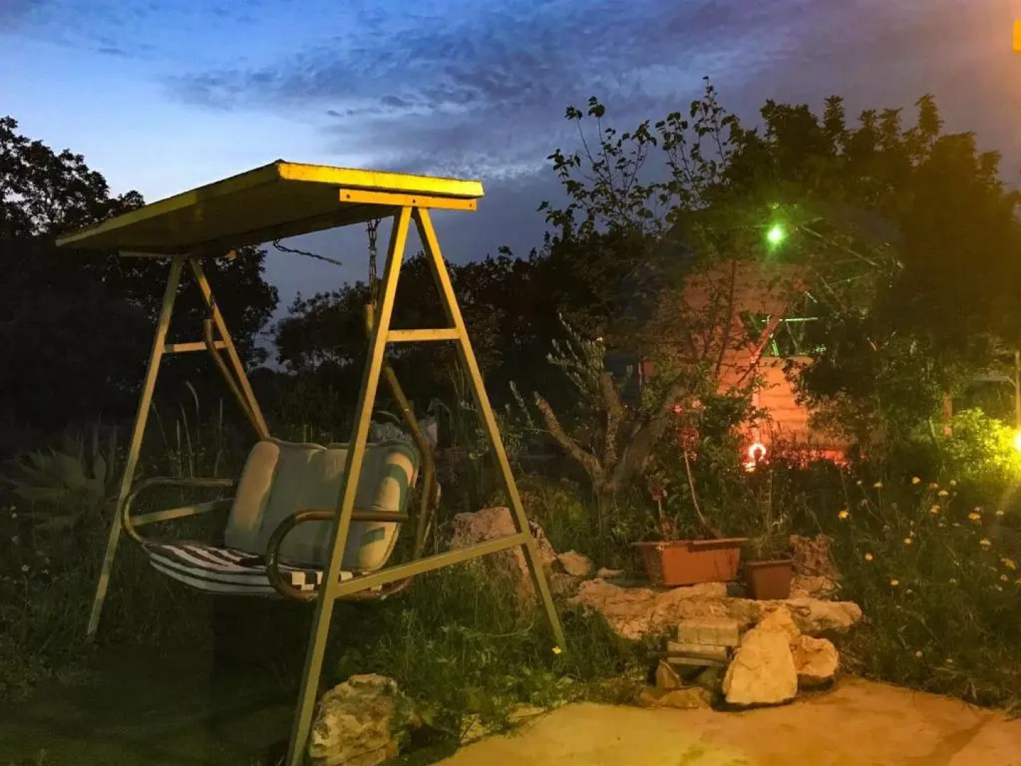 Country lodging in Manot