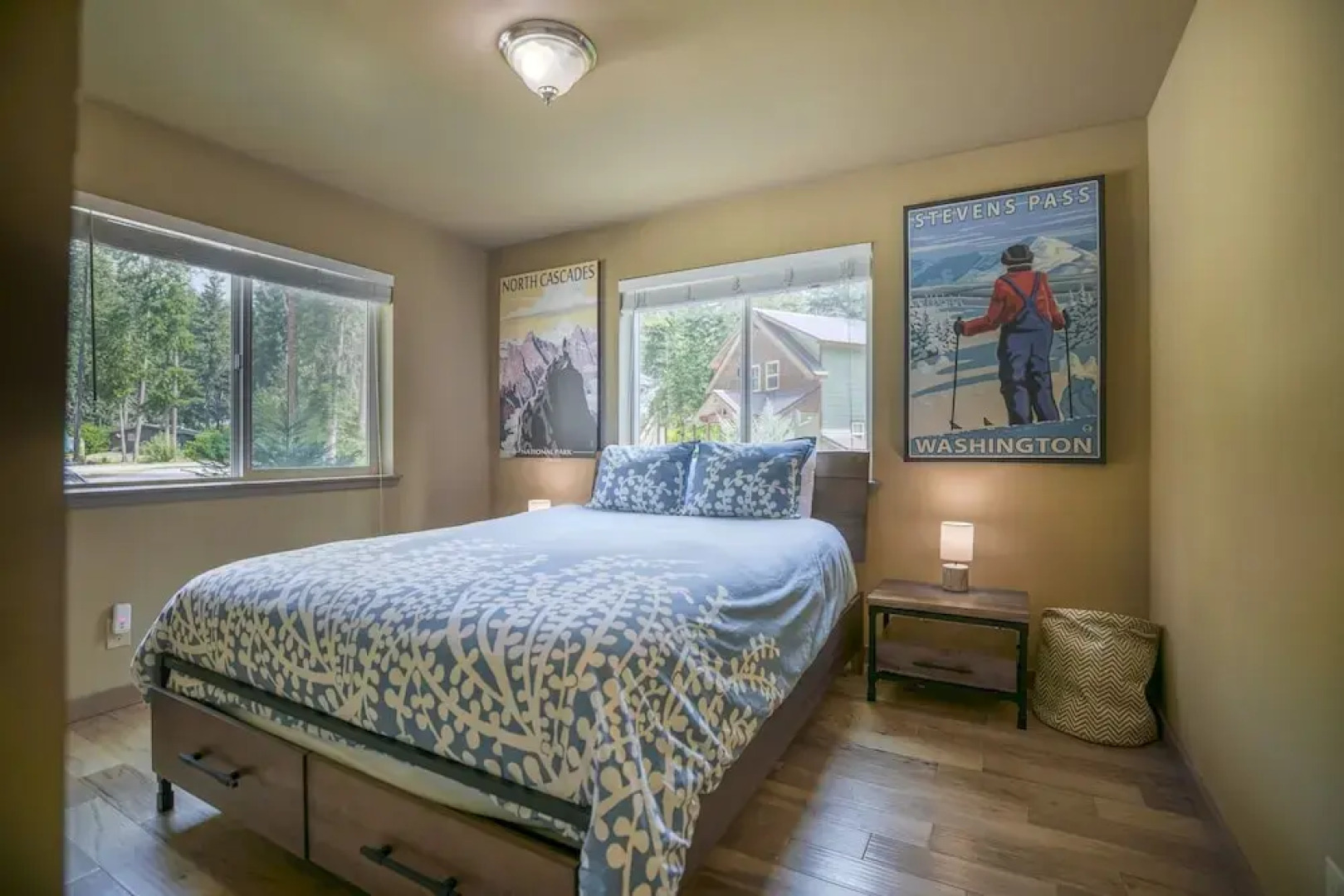 Paws In The Mountains 2 Bedroom Home by NW Comfy Cabins by RedAwning