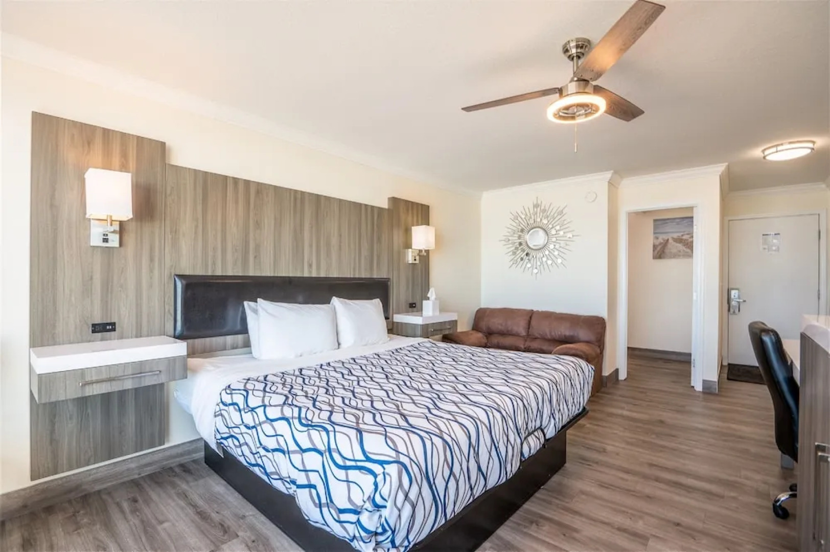 Sailor Jack's Oceanfront Inn