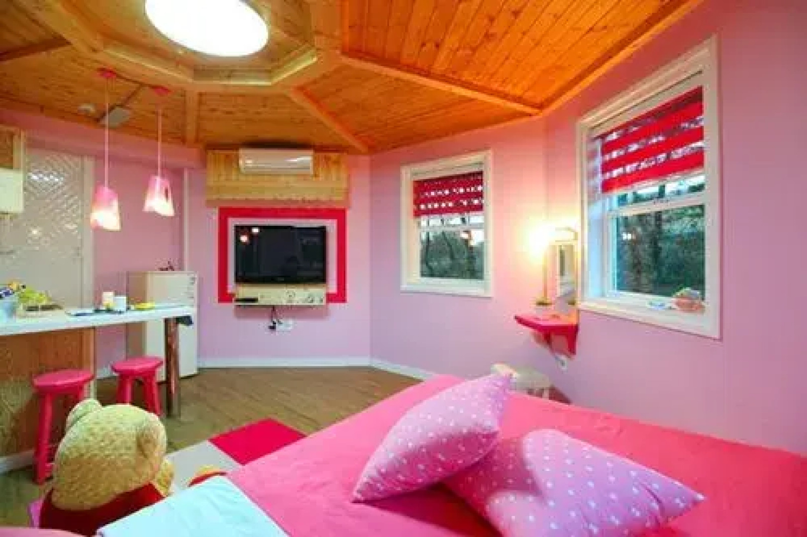 Squirrel And Akorn Pension