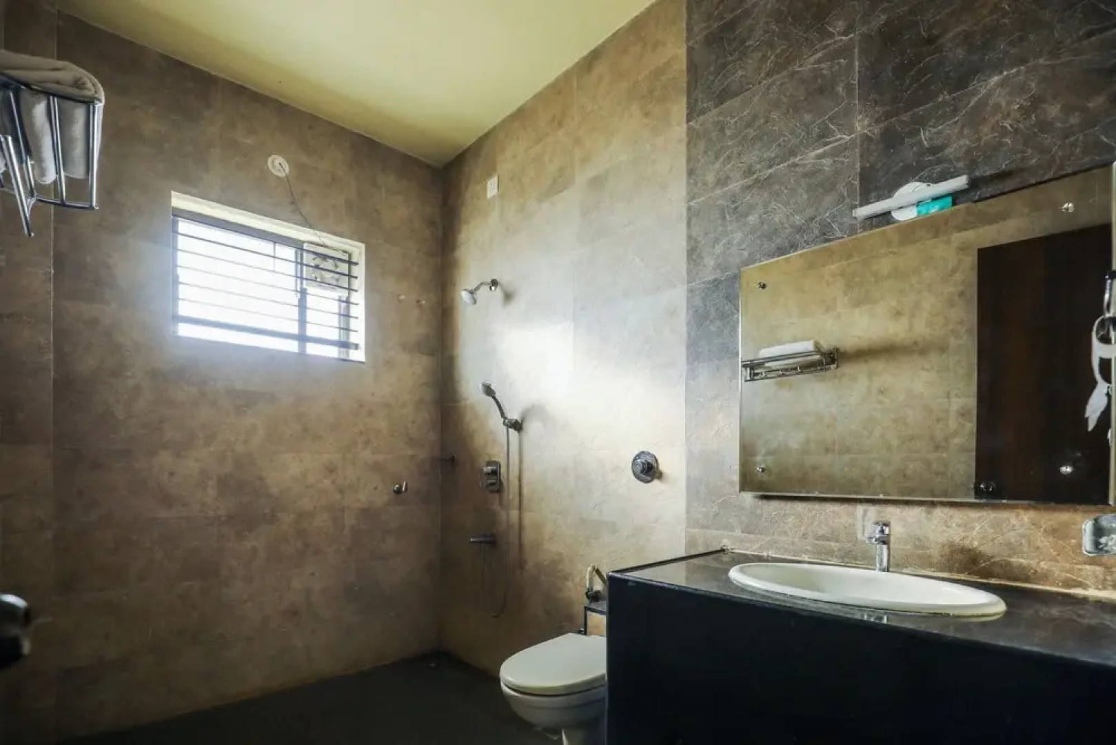 OYO 28365 Hotel The Cult