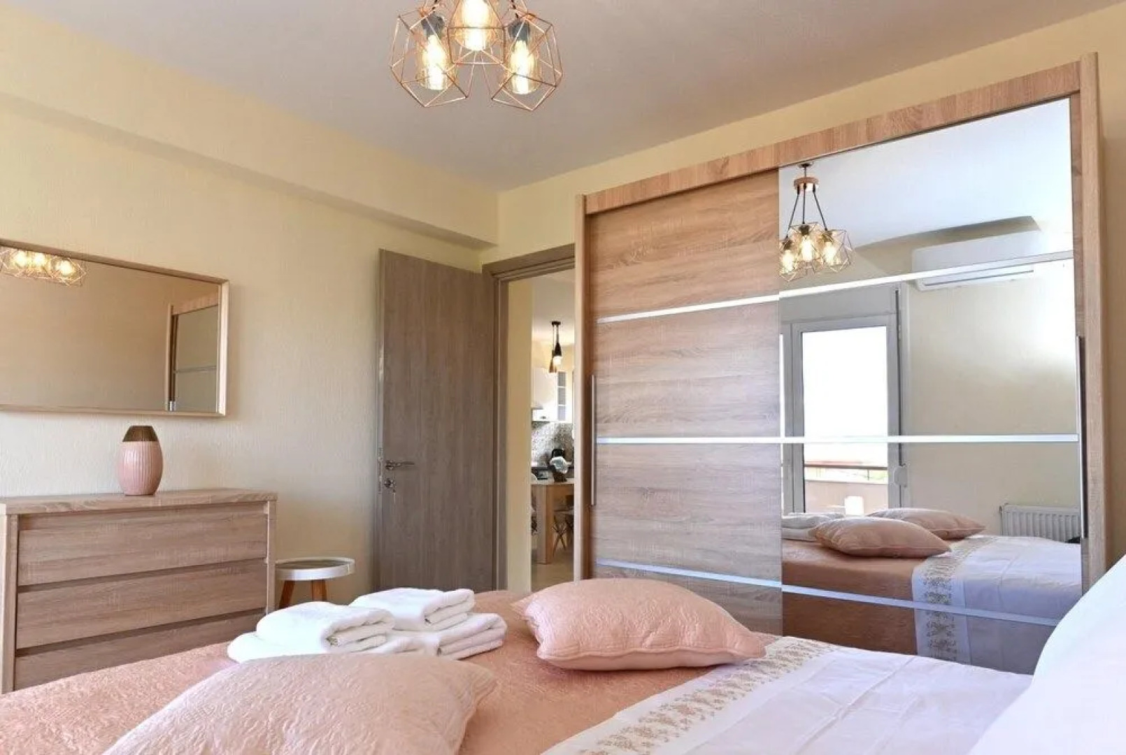 Meloida Apartment by TravelPro Services- Nea ...