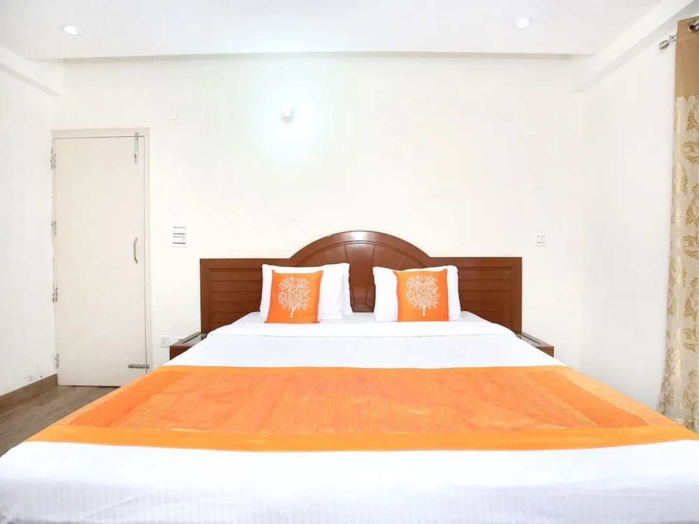 OYO 12185 Home Wayside Villa 3BHK Apartment Kasauli