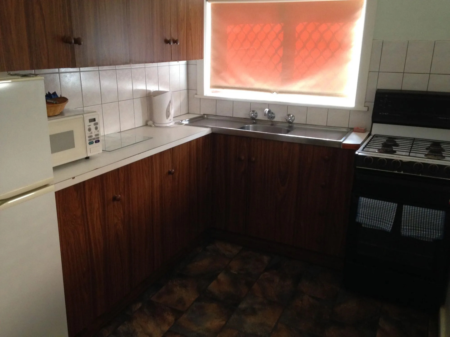 Charles Rasp Motor Inn & Cottages