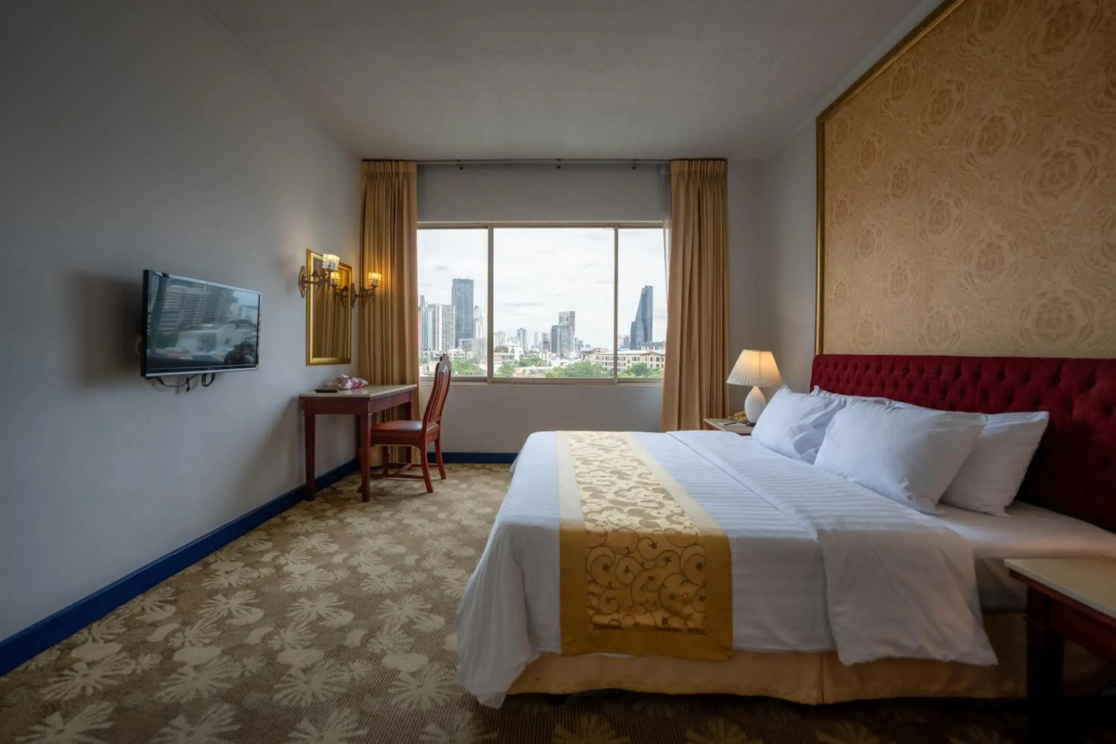 Amdaeng Bangkok Riverside Hotel