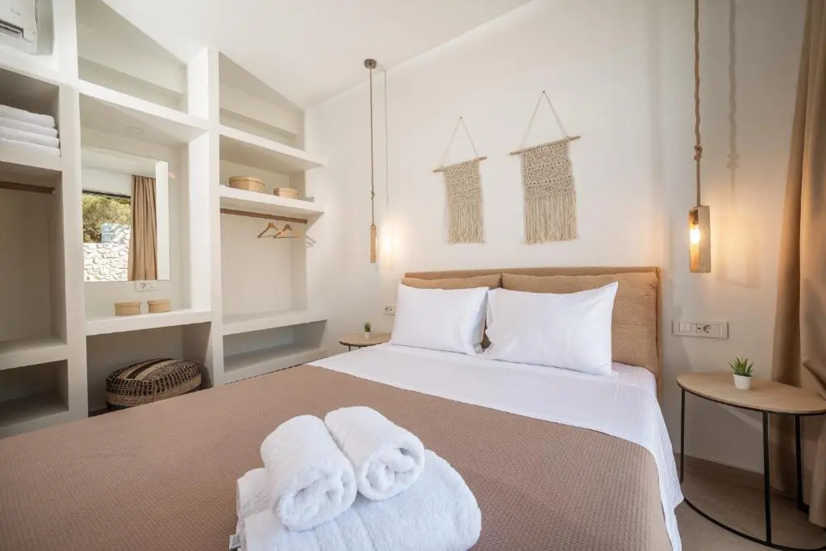 URANOS di GIOIA Villa with magnificent sea view and infinity pool 18x4m