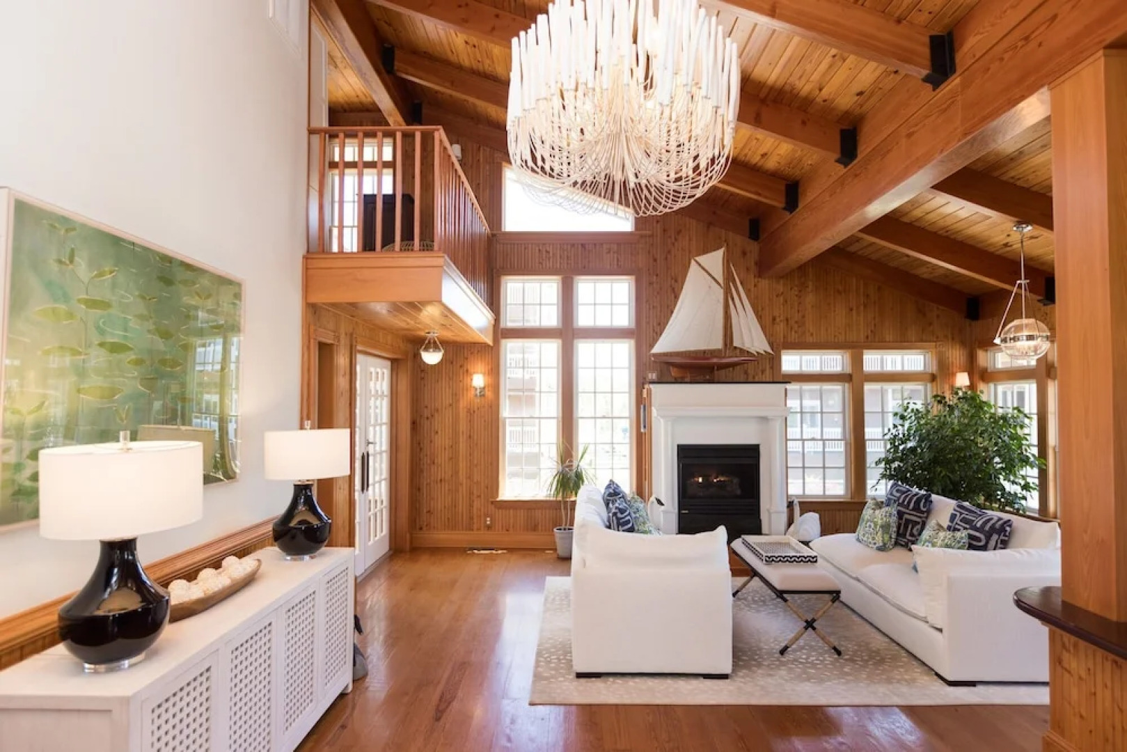 The Burrus House Inn Waterfront Suites