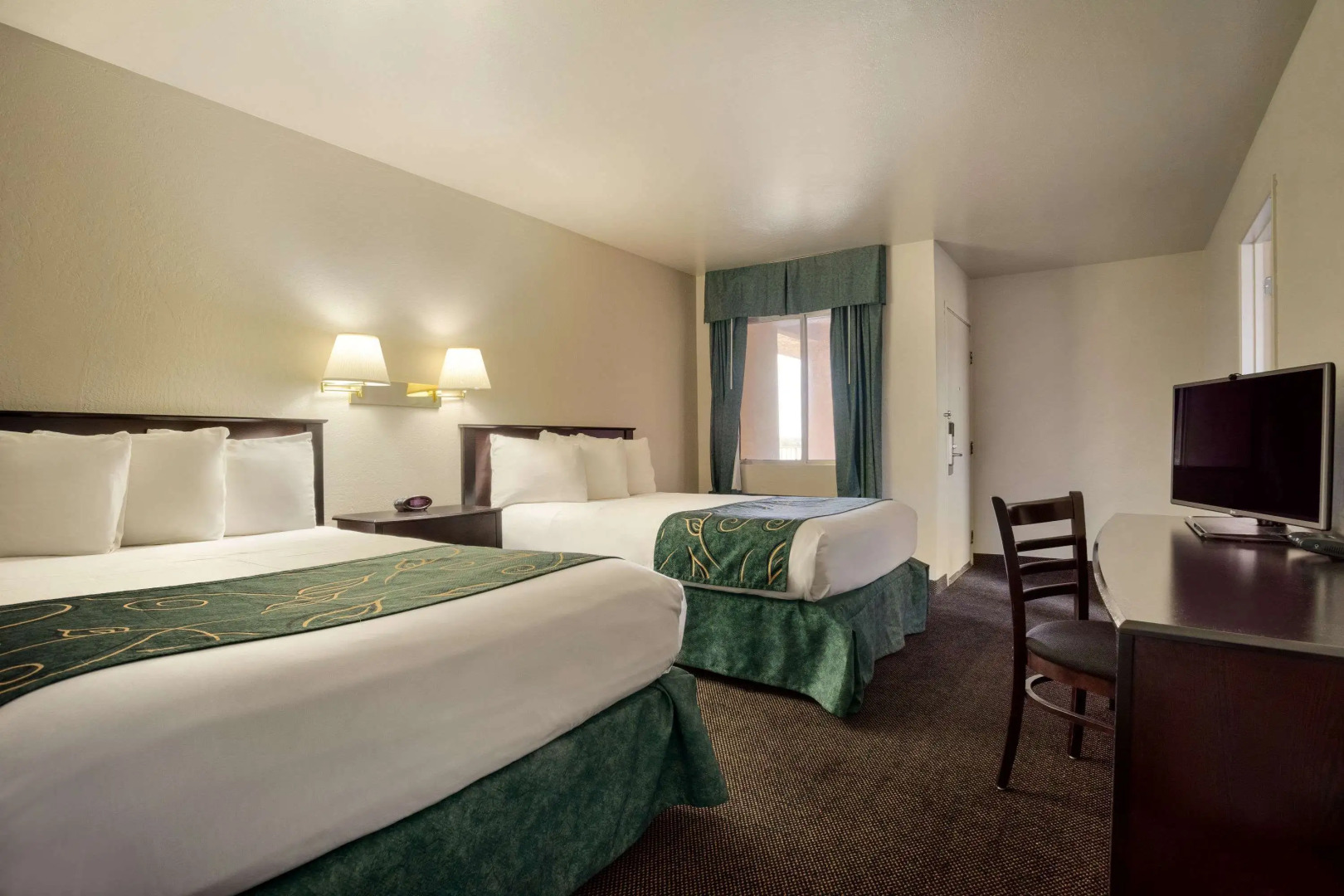 Clarion Pointe Winslow I-40