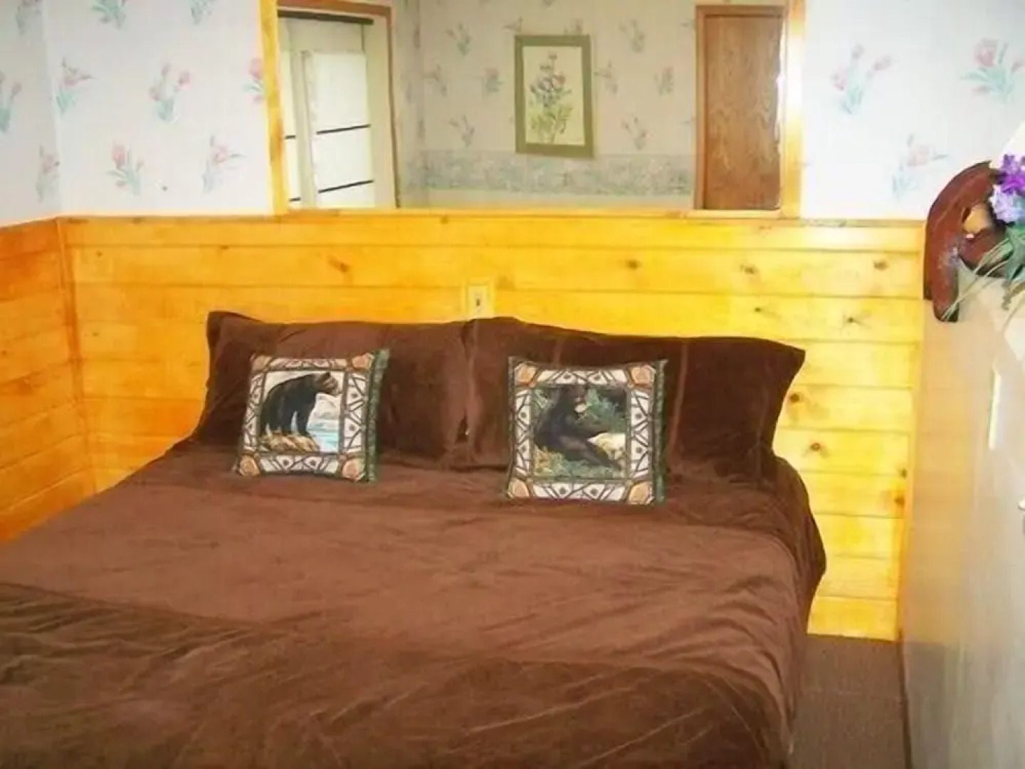 Golden Bear Cottages