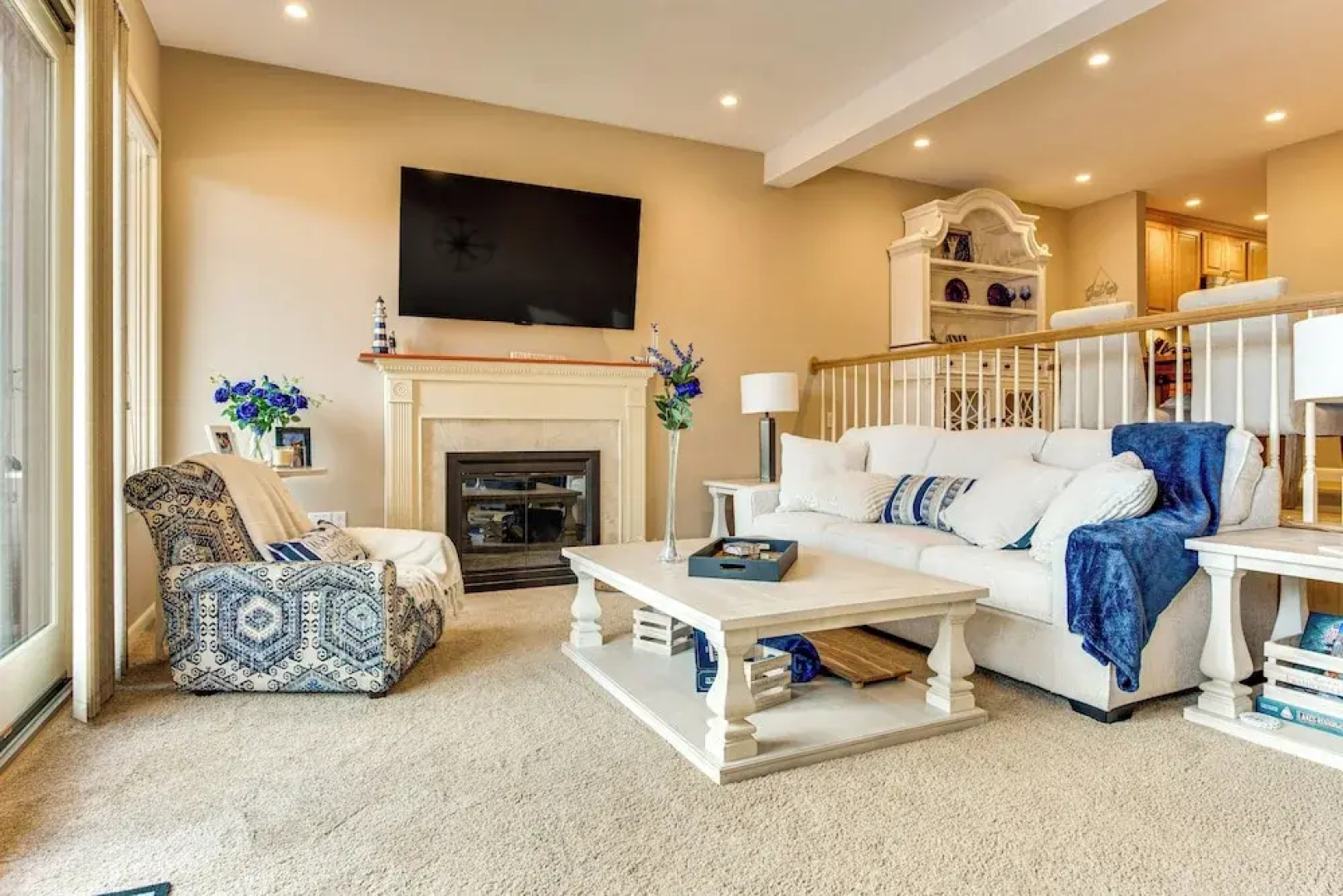 Waterfront Community: Lake Winnipesaukee Retreat!