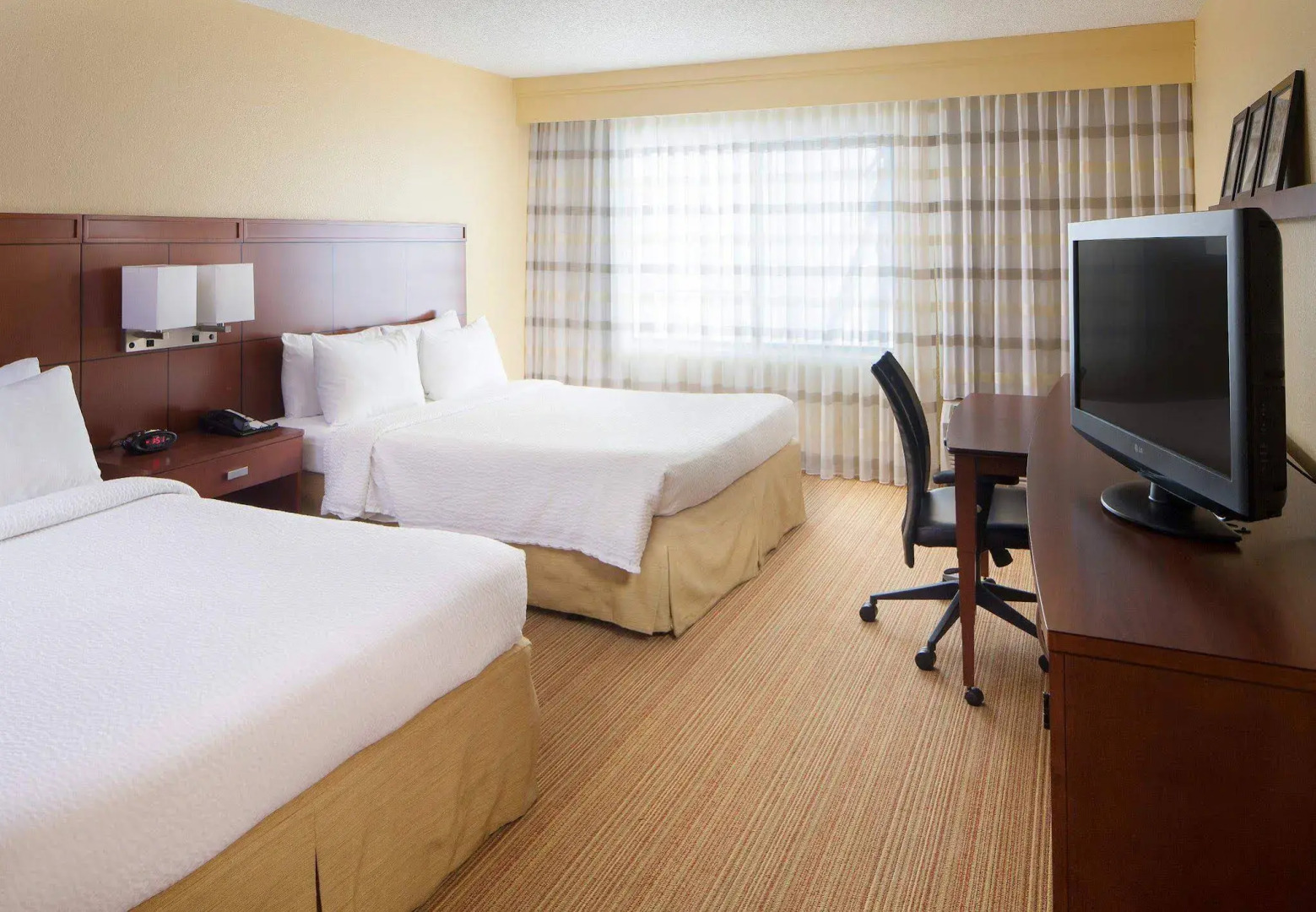 Courtyard by Marriott Fayetteville