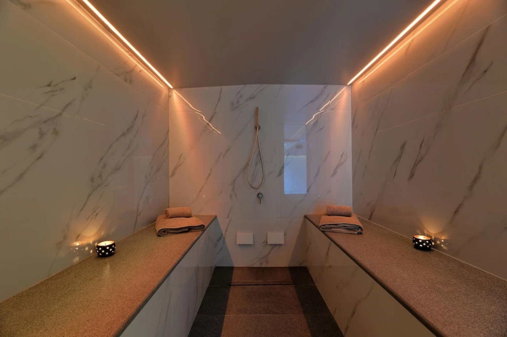 Mirivili Rooms & Suites Hotel