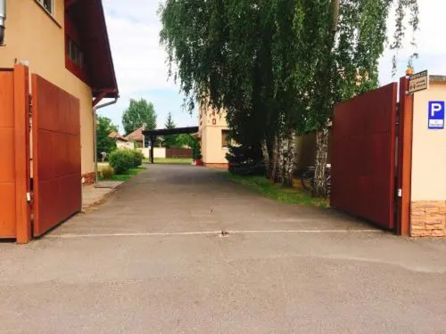 OP-ART Etterem es Panzio