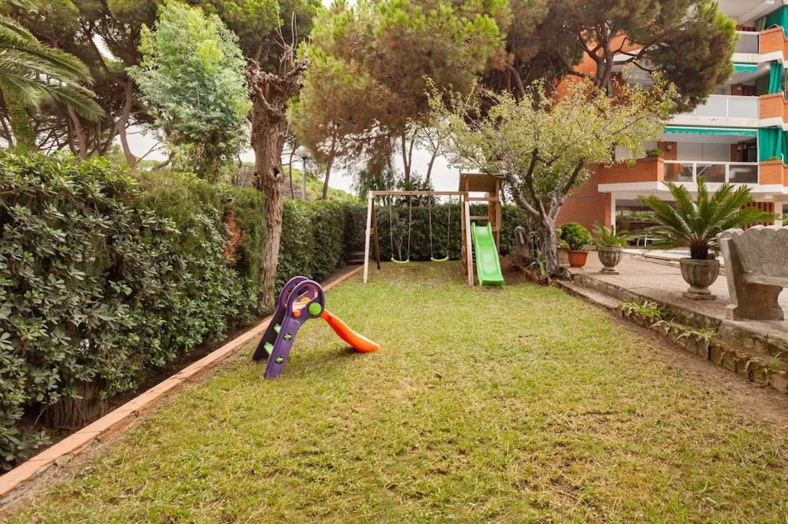 Pineda Be My Guest Castelldefels