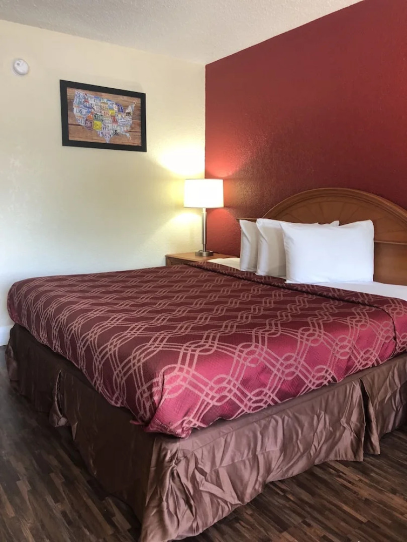 Red Roof Inn Pine Bluff