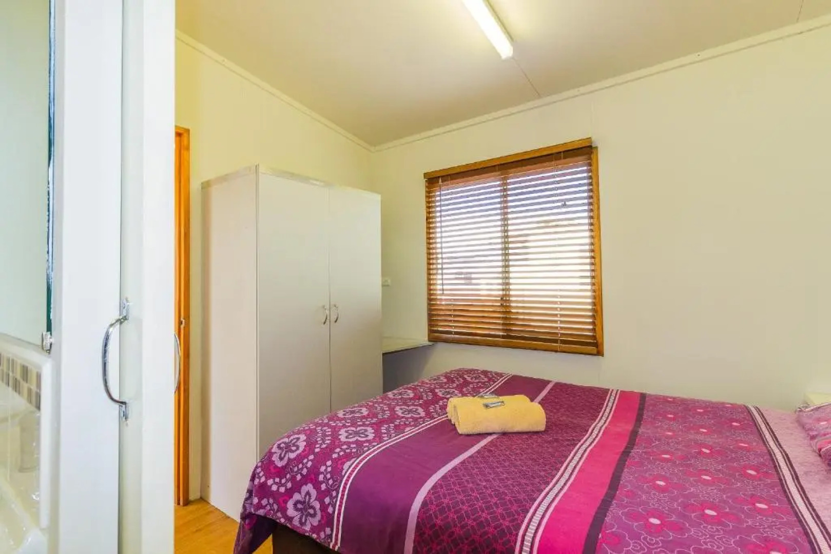 Riverside Cabin Park