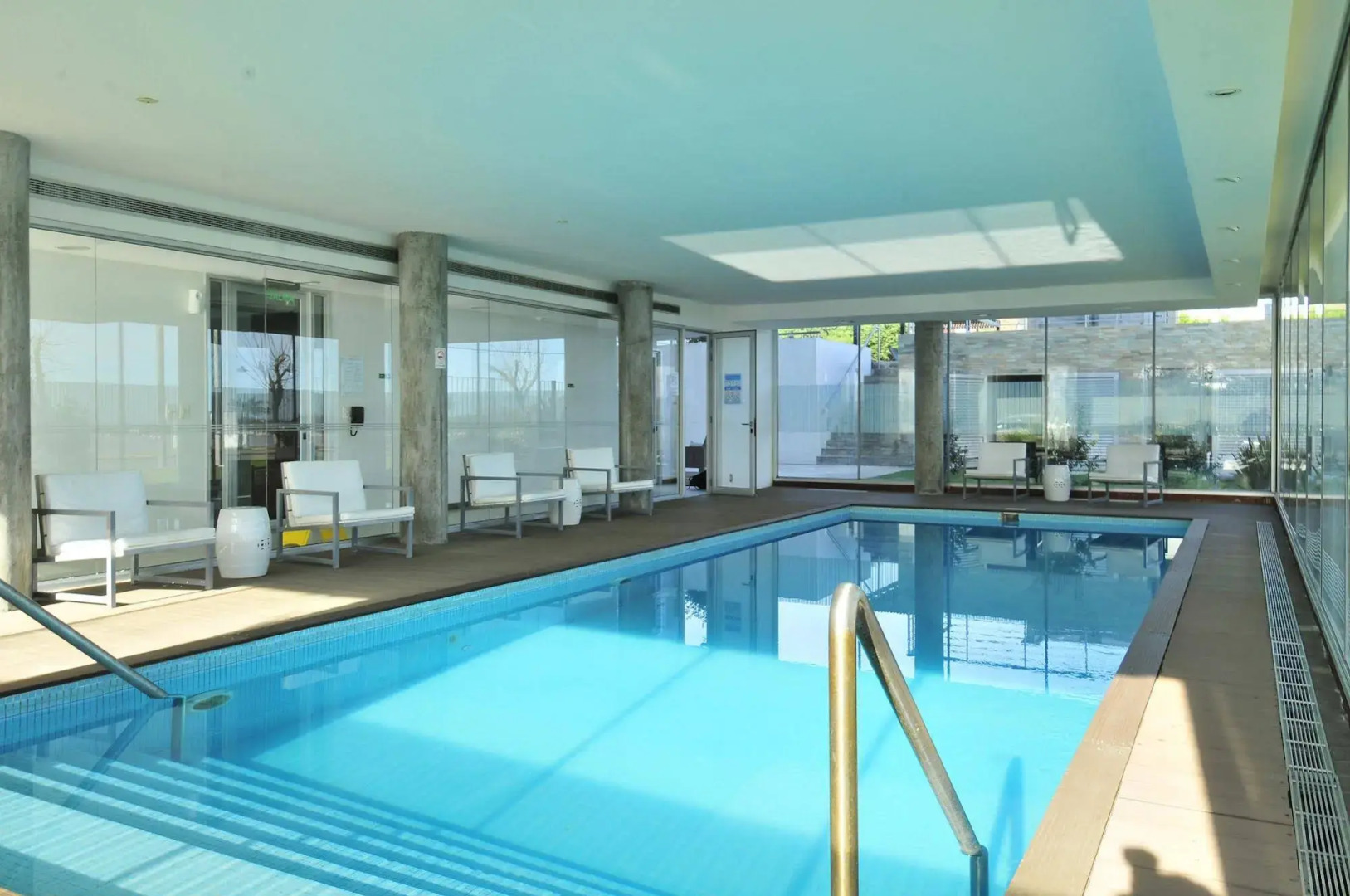 Real Colonia Hotel & Suites