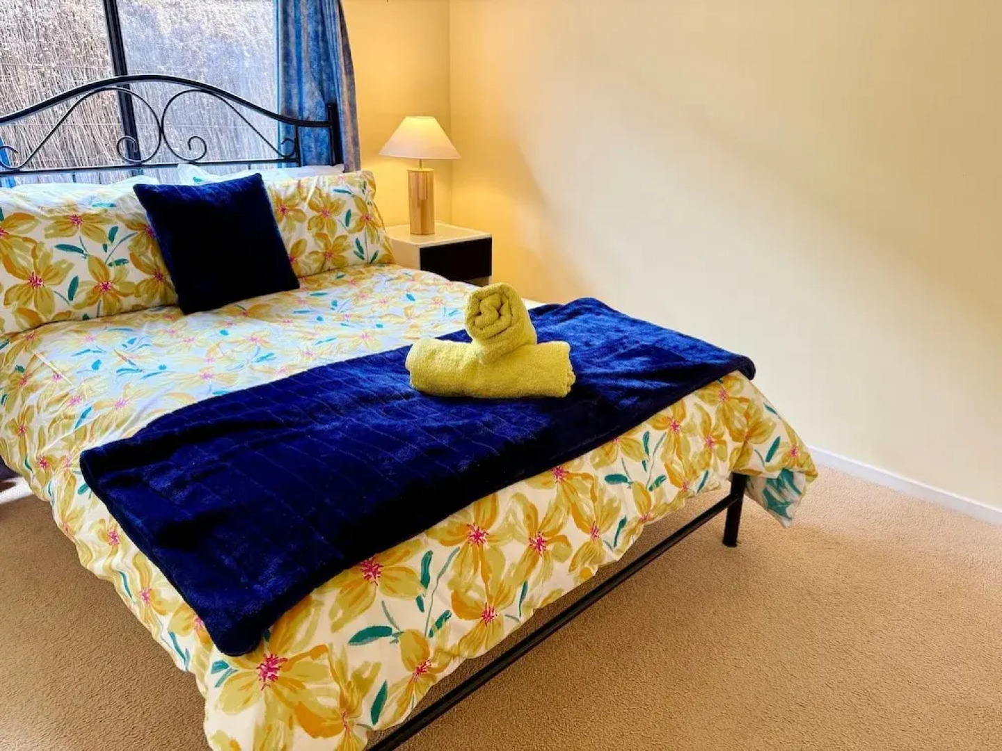 Lakeside Getaway - 4BR Jetty Wi-fi Waterfront