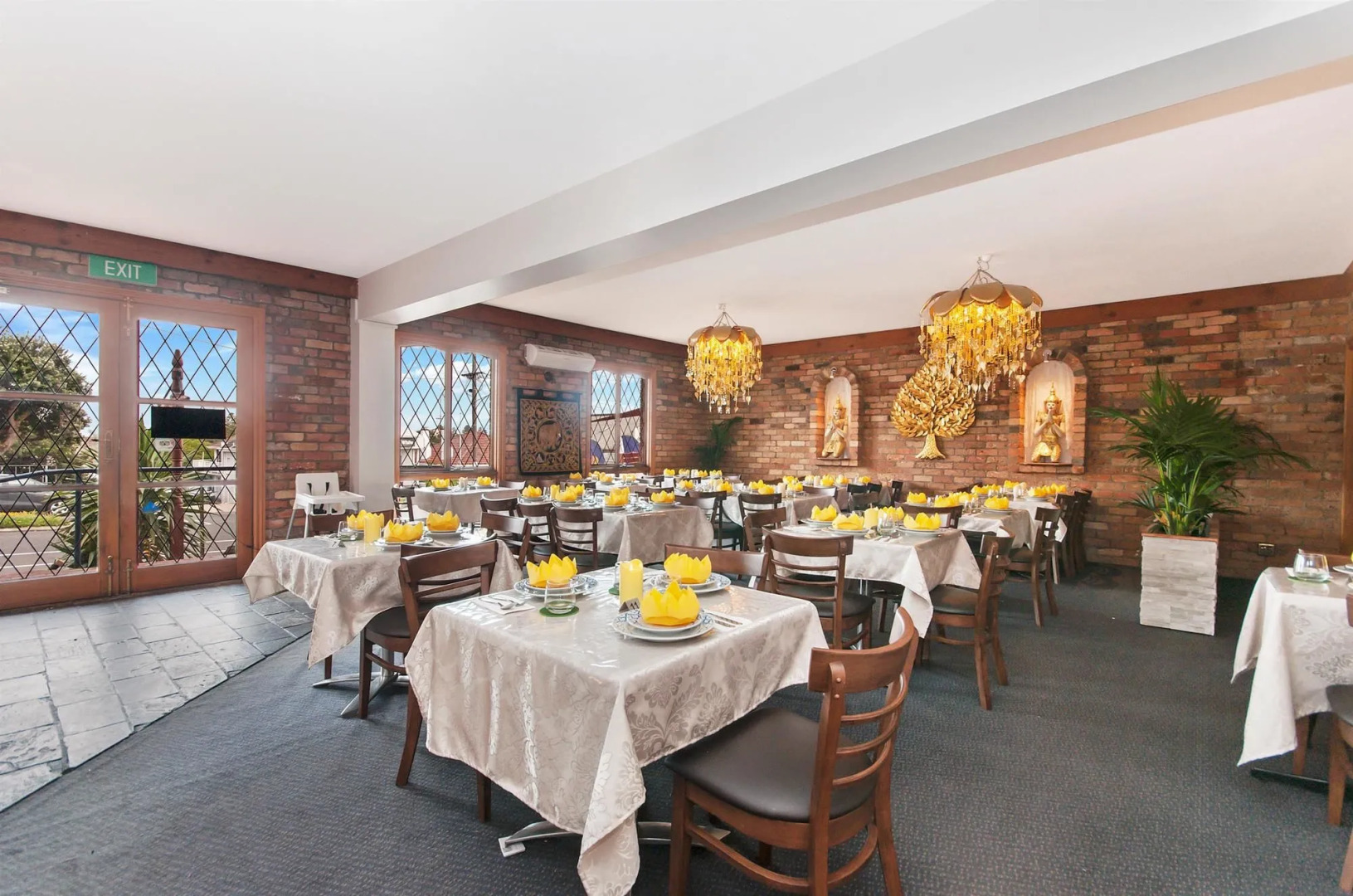 Waves Motel and Apartments