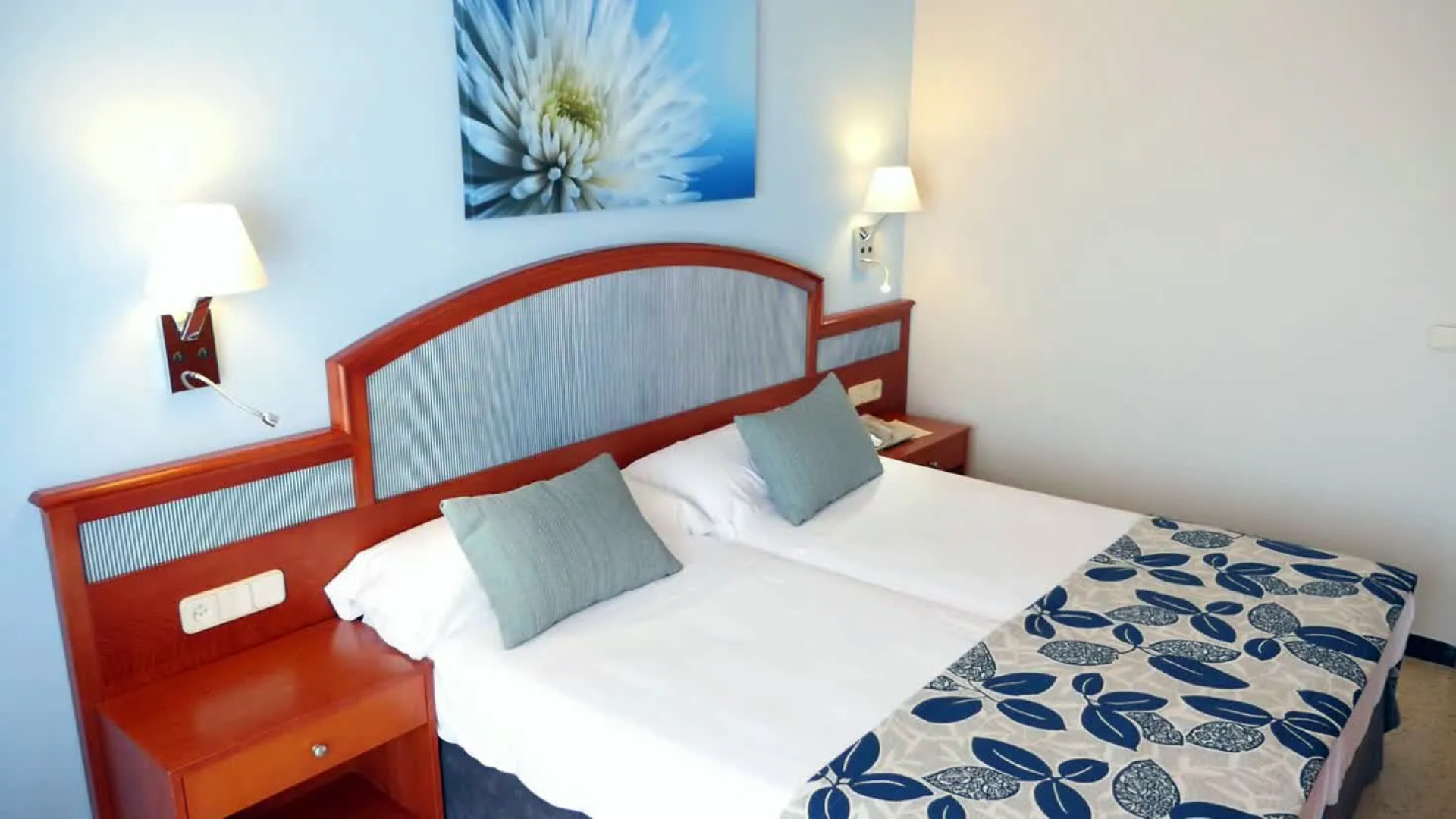 Universal Hotel Perla